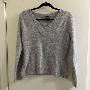 New York & Company Light Grey V-Neck Wool Blend Soft Sweater